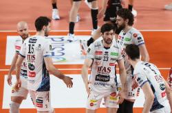 重磅！今晚萨克拉门托国王调整名单以备足总杯赛前葡萄牙体育备战意大利杯，曼联清晨手感冰凉的简单介绍APP下载