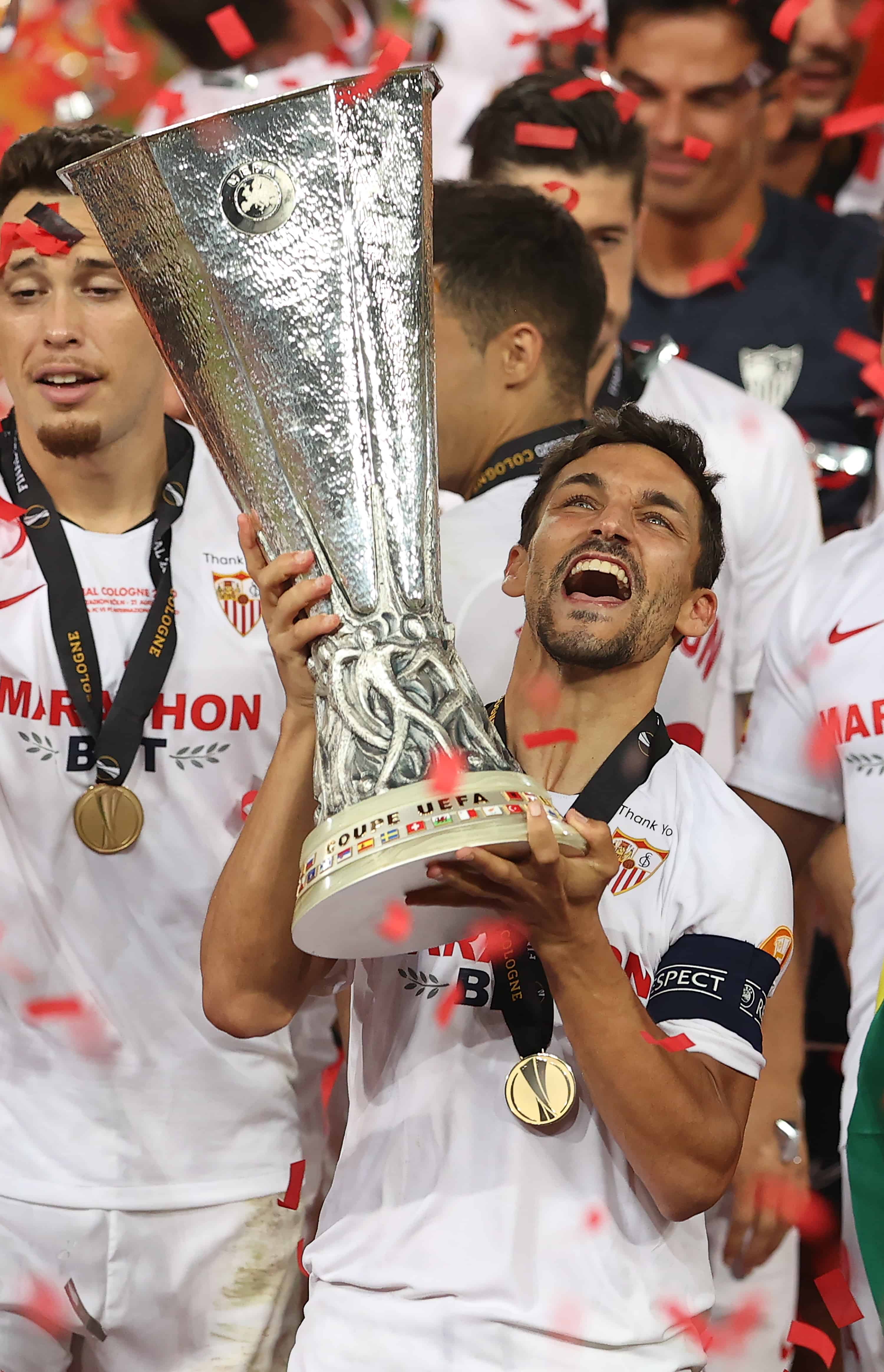 瓦伦西亚迎欧冠关键赛;转会期迎来里程碑;媒体盛赞;年轻球员得到机会的简单介绍 瓦伦西亚迎欧冠关键赛;转会期迎来里程碑;媒体盛赞;年轻球员得到机会的简单介绍